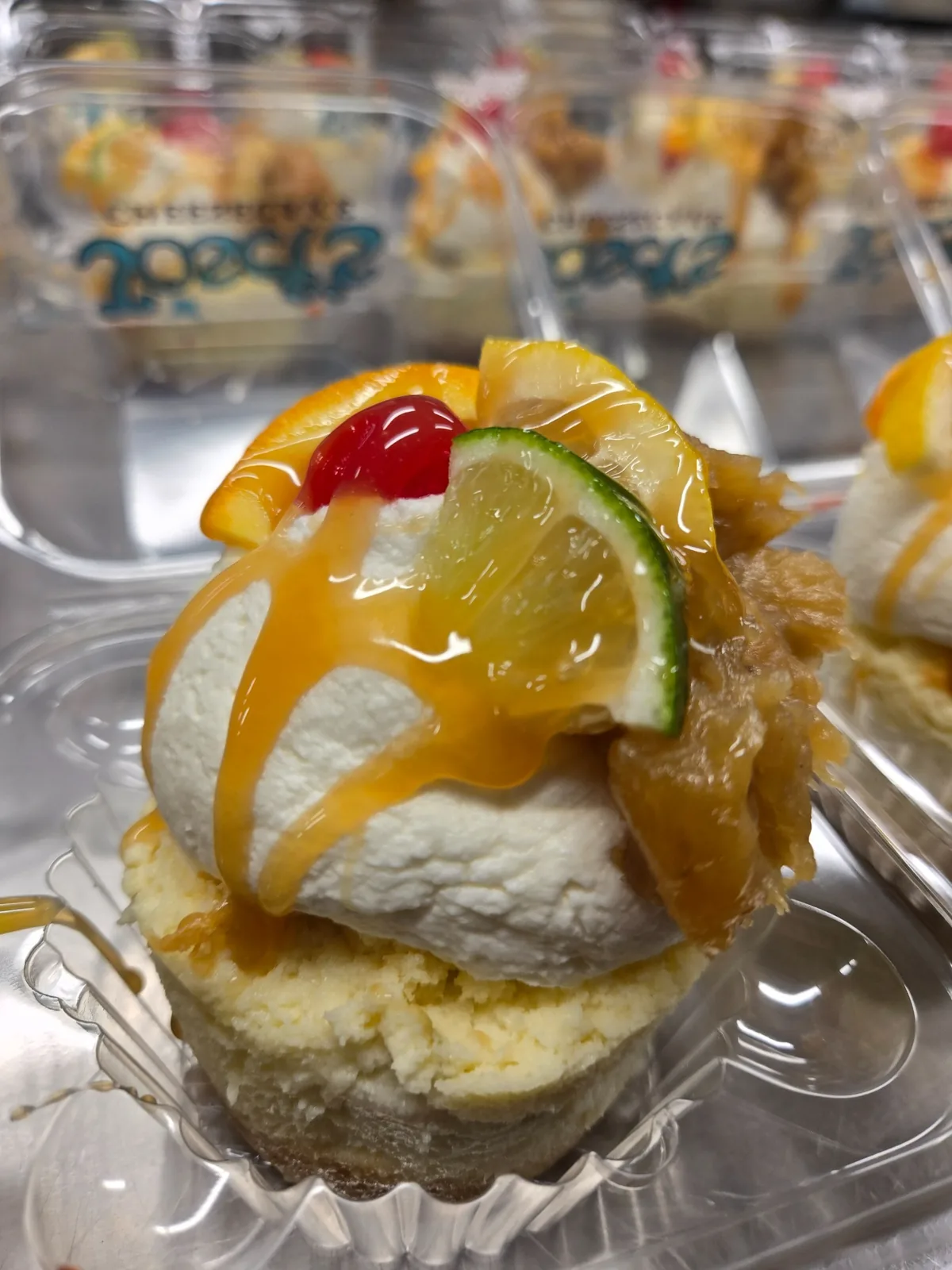 A tropical Josef's cheesecake cupcake
